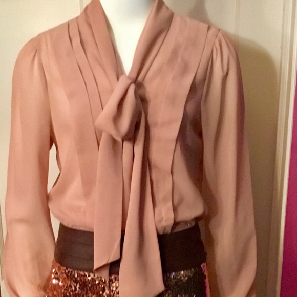 Women Tie blouse - Picture 5 of 7